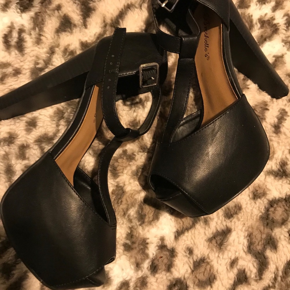 Women size 8.5 stilettos with strap